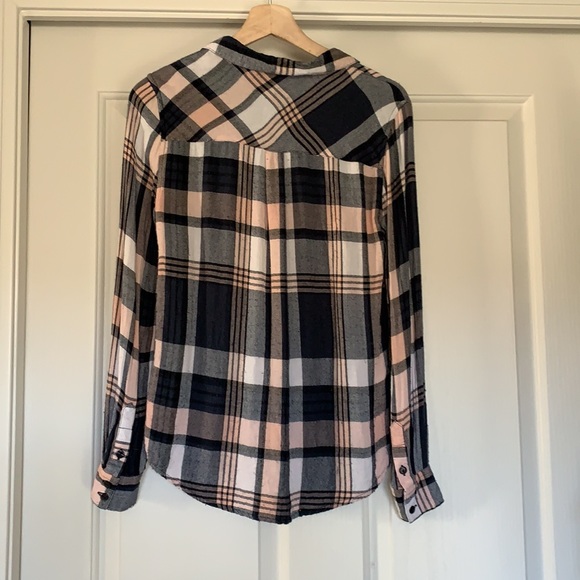 Olive and Oak flannel long sleeve - Picture 3 of 8